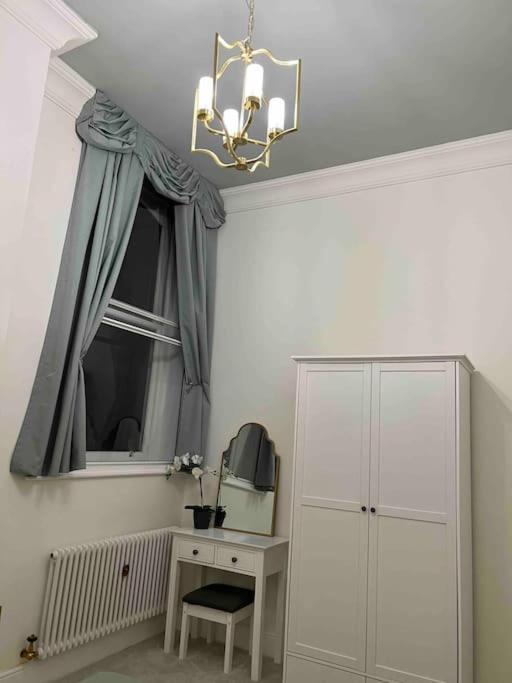 Victorian Stay In Ocean Village Southampton Zewnętrze zdjęcie